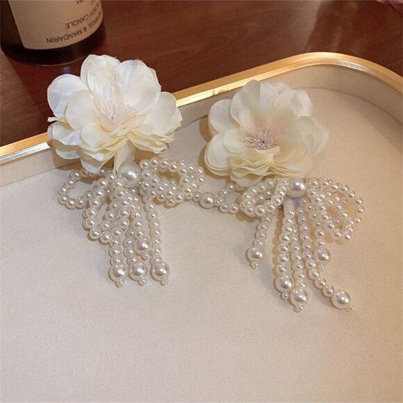 White Large Flower Decor Faux Pearl Tassel Earrings - Picture 1 of 4